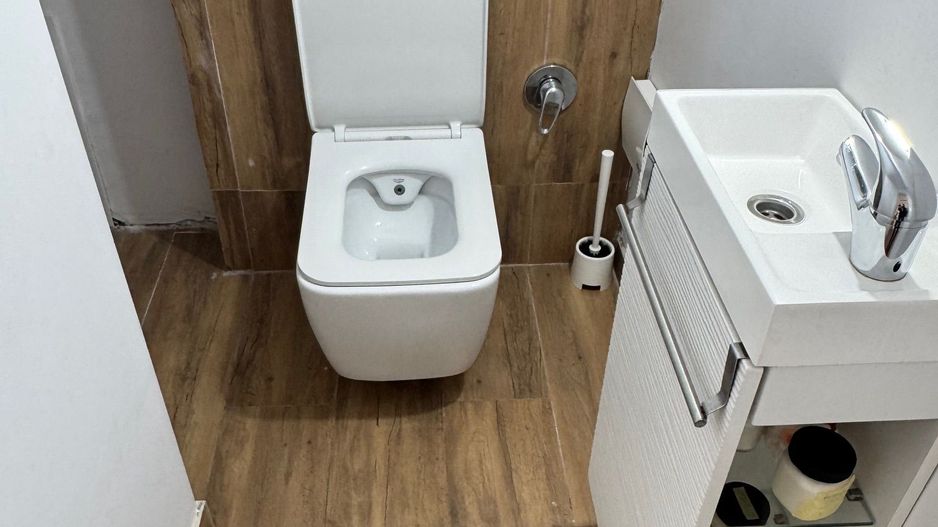 Apartament LUX 3 camere si CURTE Mega 23 august - Poză 5