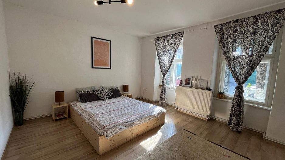 Casa de vanzare in Centrul Sibiului - Poză 1