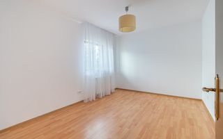 Vanzare - vila spatioasa cu gradina - Condominiu - Iancu Nicolae - Poză 11