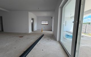Casă Individuala | 3 camere | Toate utilitatile | Teren Generos | - Poză 4
