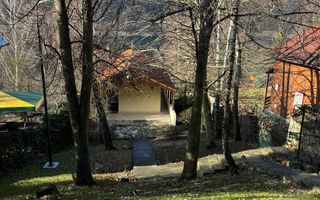 Casa de vacanta pe malul Lacului Tarnita, 650 m2 teren - Poză 3