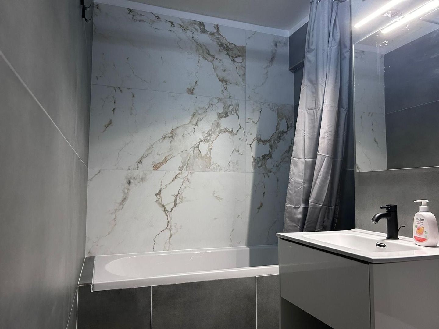 GARSONIERA- SUN ROYAL VIEW, BUCATARIE INCHISA, BLOC NOU, METROU - Poză 7