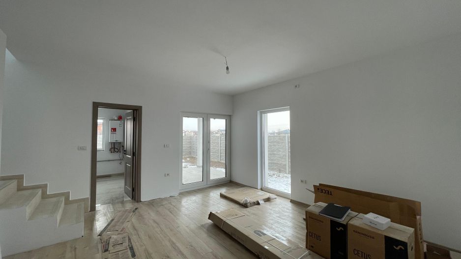 Duplex 4 camere - aproape de drumul principal - Mosnita Noua - Poză 3