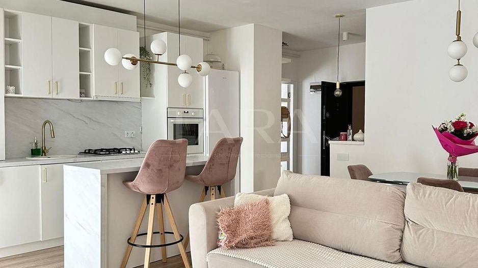 Apartament modern cu terasă și parcare, zona Vivo. - Poză 2