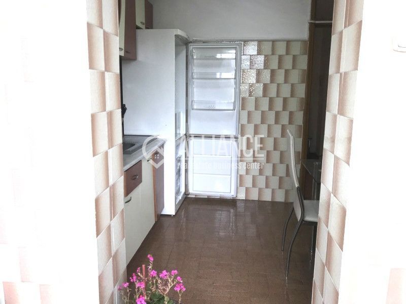 GARA-ABATOR- Apartament de 3 camere foarte spatios si luminos! - Poză 11