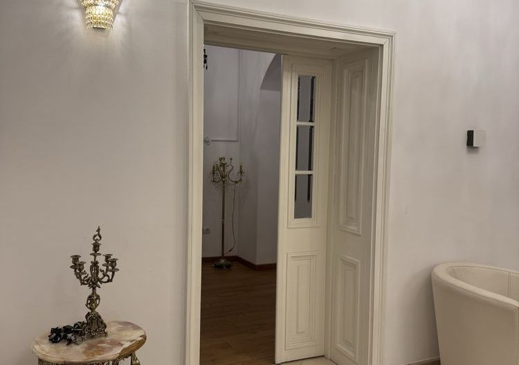 Casa de inchiriat in zona Mosilor |renovata si consolidata recent - Poză 7