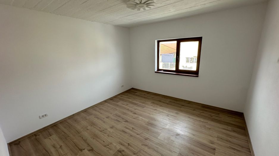 Duplex cu camera pe parter - Poză 27