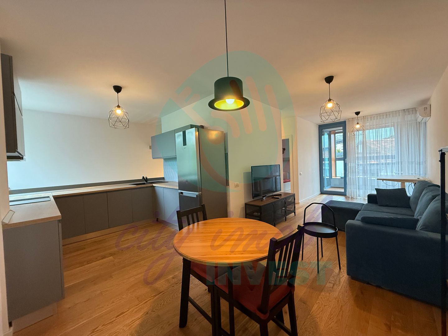 Apartament cu 2 camere, tip duplex, cu design industrial și personalitate - Poză 6