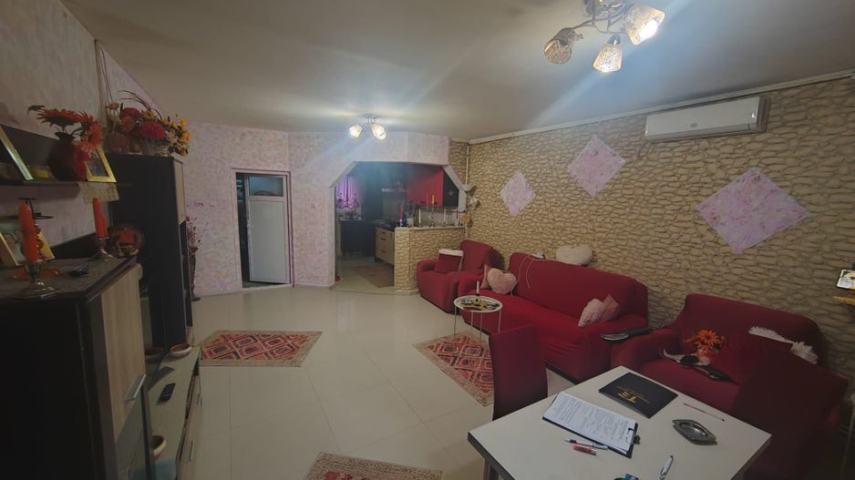 Casa pe parter individuala la pret de apartament - Poză 3