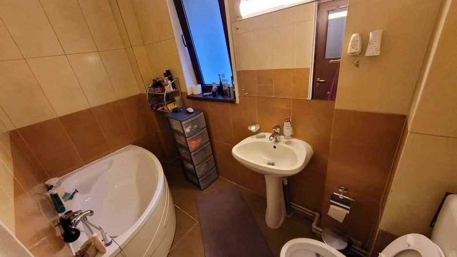 Cotroceni! Vand 530.000 Eur / Inchiriez 1450 eur, vila singur curte. - Poză 15