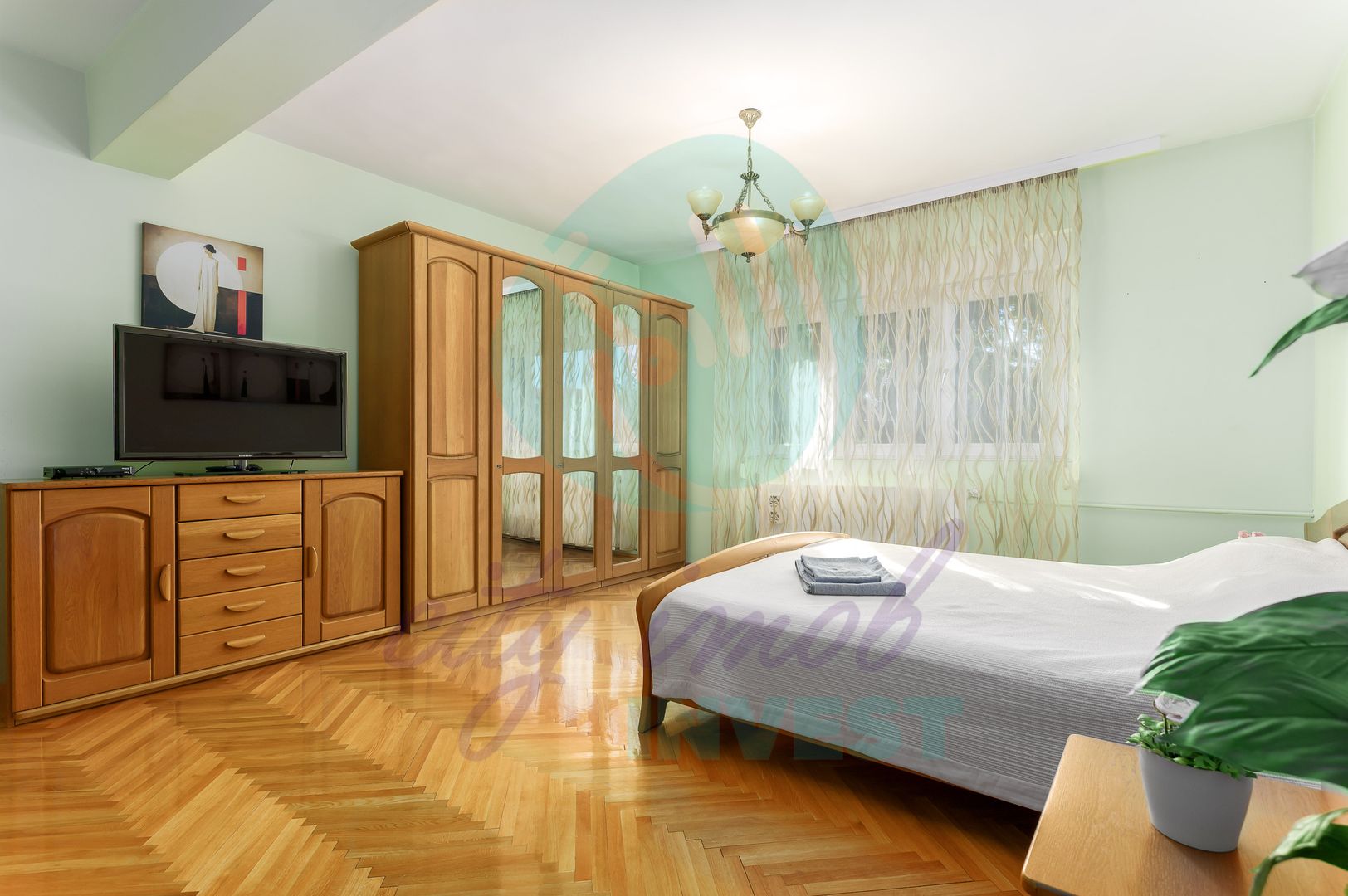 Vilă spațioasă cu curte superbă lângă Parcul Circului - Poză 12