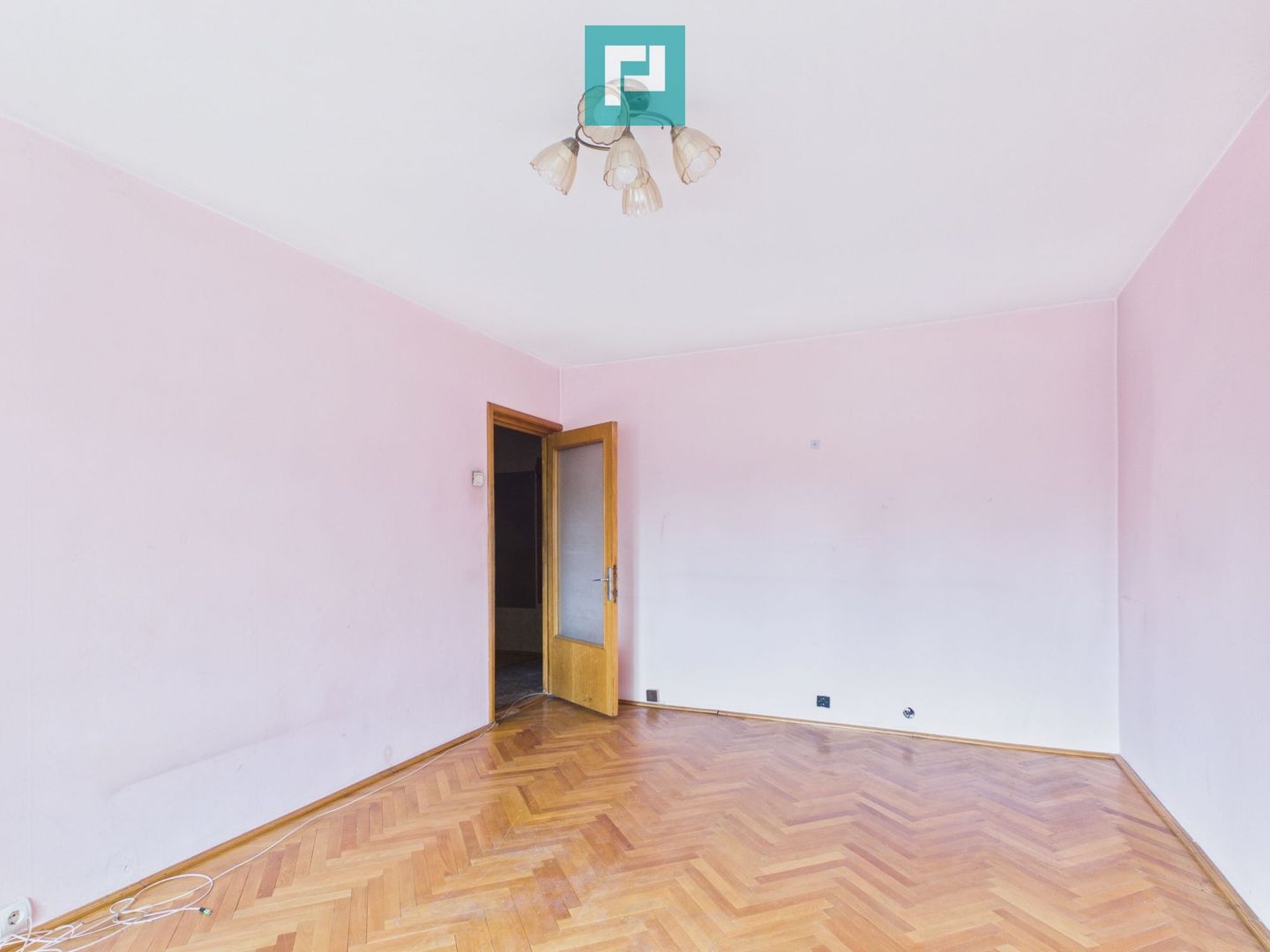 Apartament 3 camere decomandat Piața Catedralei - Poză 4