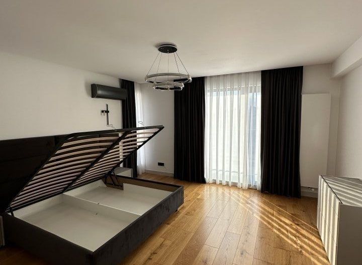 Vila de LUX cu 7 camere, NOUA, zona IANCU NICOLAE,  langa JOLIE VILLE - Poză 16