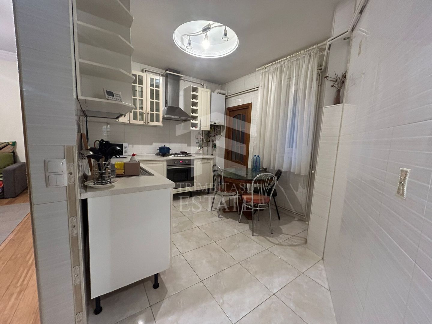 3 Camere Ultracentral 2 minute de Metrou Univestitate - Poză 8