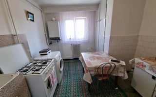 De vanzare apartament 2 camere, Cetate - Poză 4