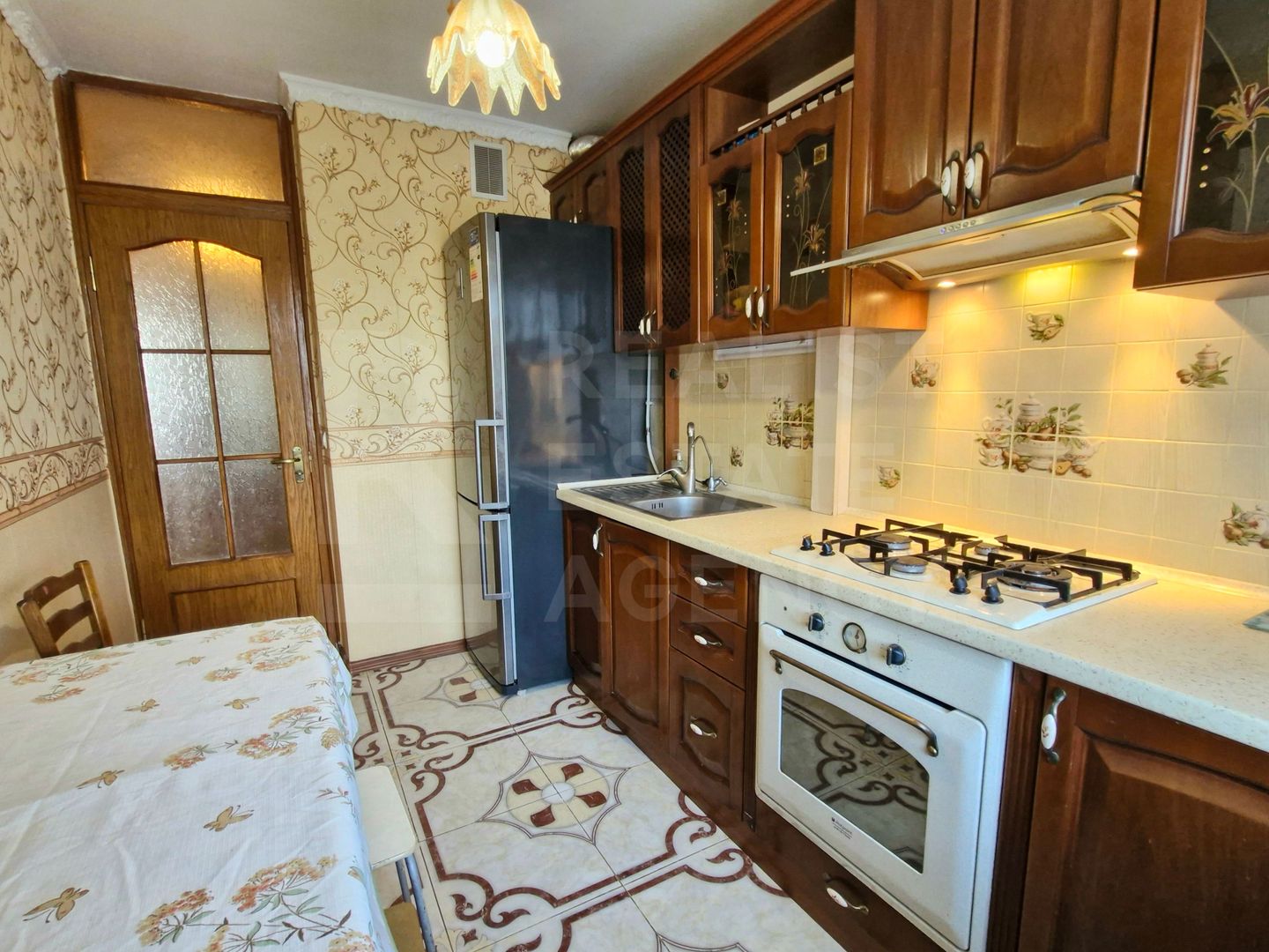 Chirie, apartament, 3 camere, Strada Calea Ieşilor, Sculeni - Poză 10
