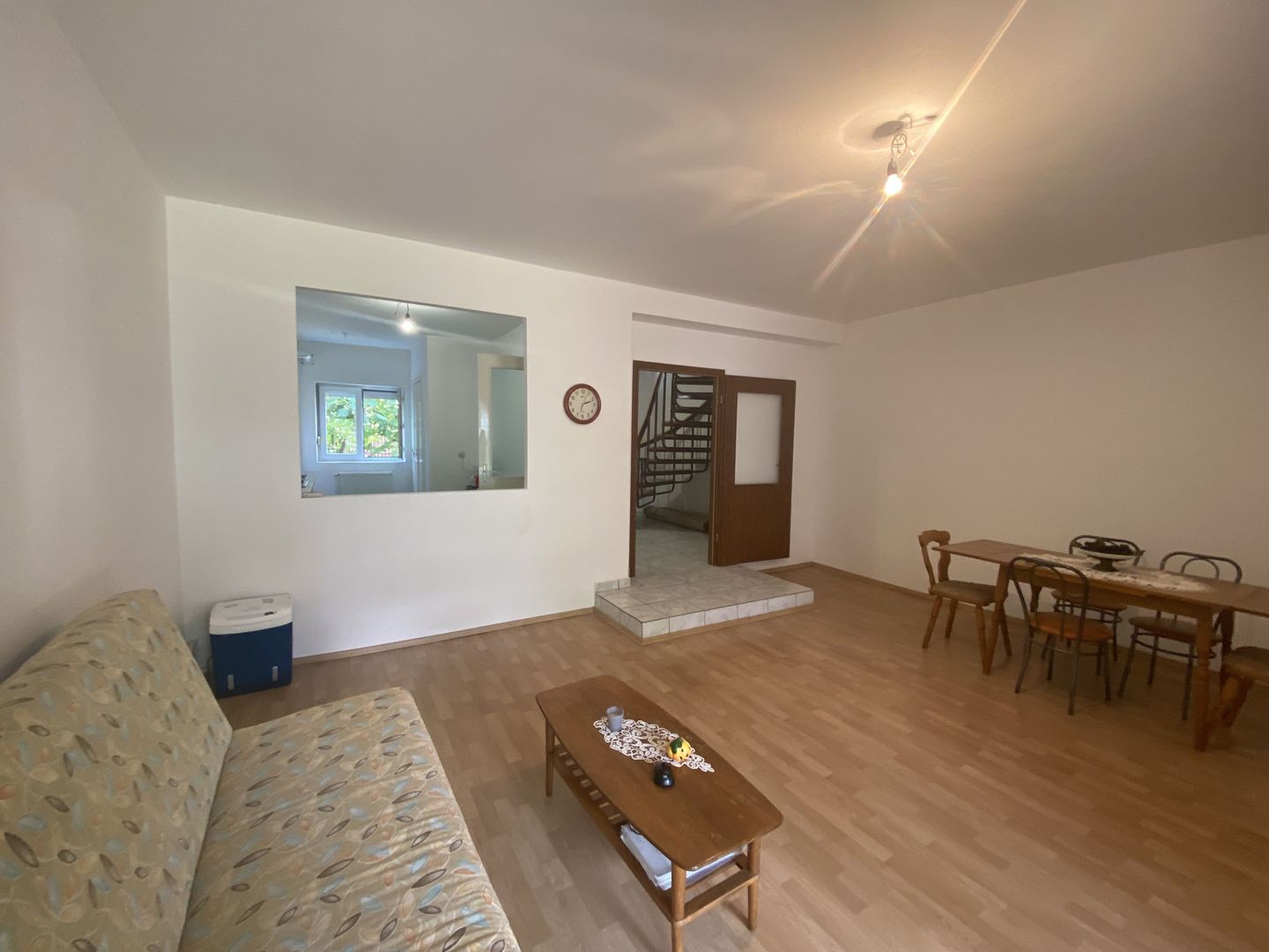 Casa de vânzare/închiriere zona Lunei - Poză 2