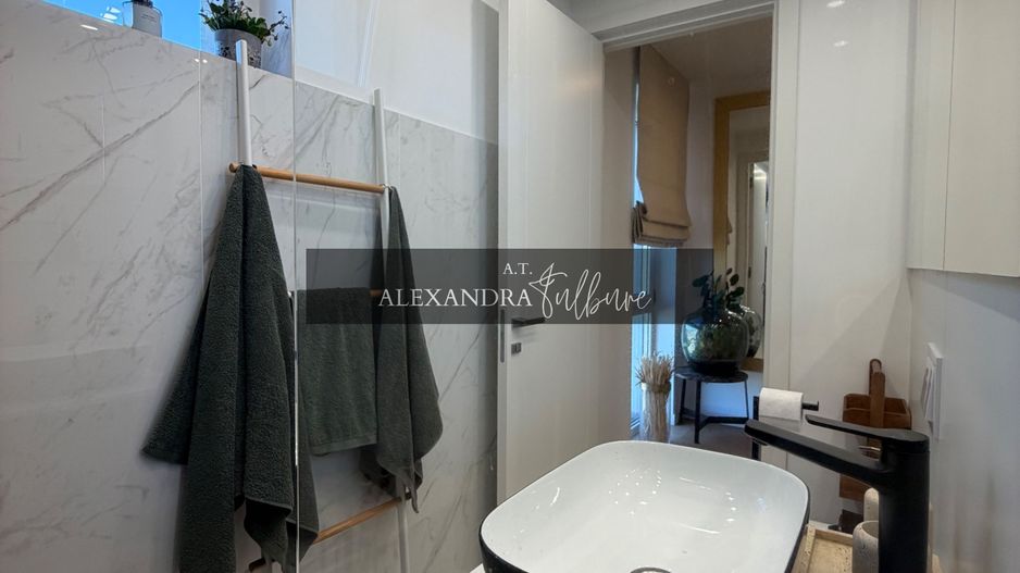 Apartament PREMIUM cu curte, terasă și lift cu acces direct în living - Poză 14