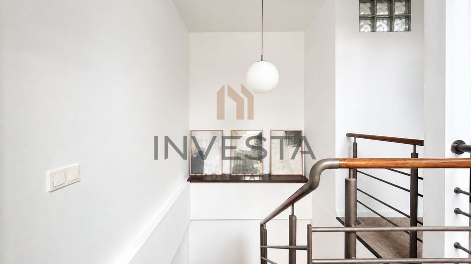Apartament 3 camere decomandat de inchiriat in vila, zona Centrala! - Poză 9