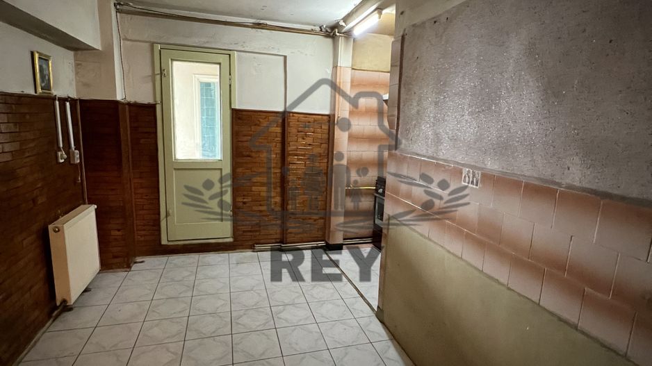 Apartament 4 camere decomandate 4 balcoane etaj 1 Str. Bâlea/Sibiu - Poză 11