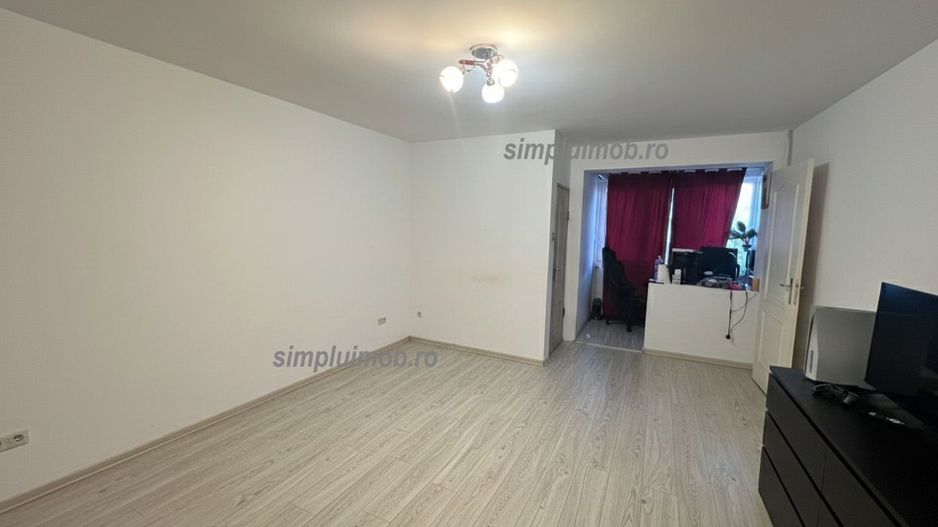 VANDUT ! Garsoniera  Metrou Dristor renovata complet - Poză 1