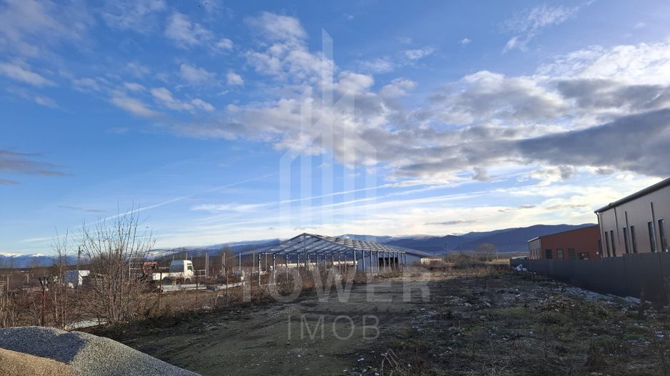 Teren intravilan la intrare in Cristian, pentru constructii industriale - Poză 1