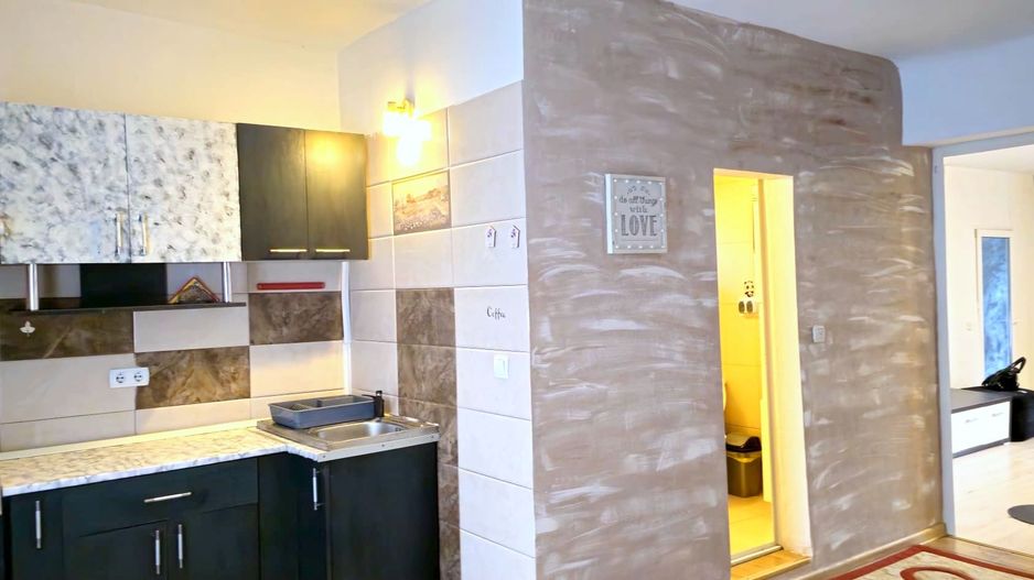 Apartament cu 2 camere, 70 mp -  Casa - zona centrala - Poză 1