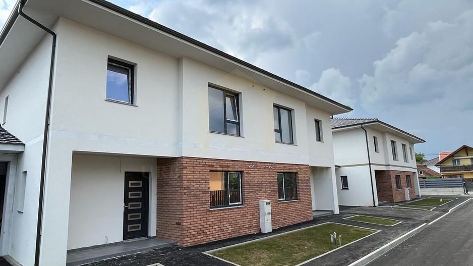 Vanzare Duplex, 150 mp, teren 215, garaj, zona Stadion - Poză 3