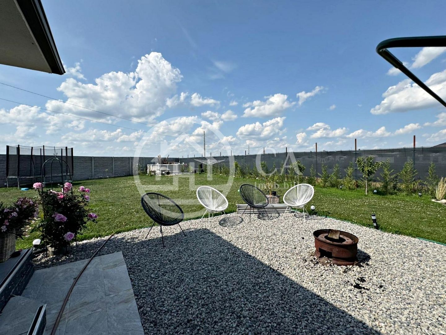 Casă de vânzare cu 3 camere si o anexa  in Sântandrei, Bihor - Poză 3