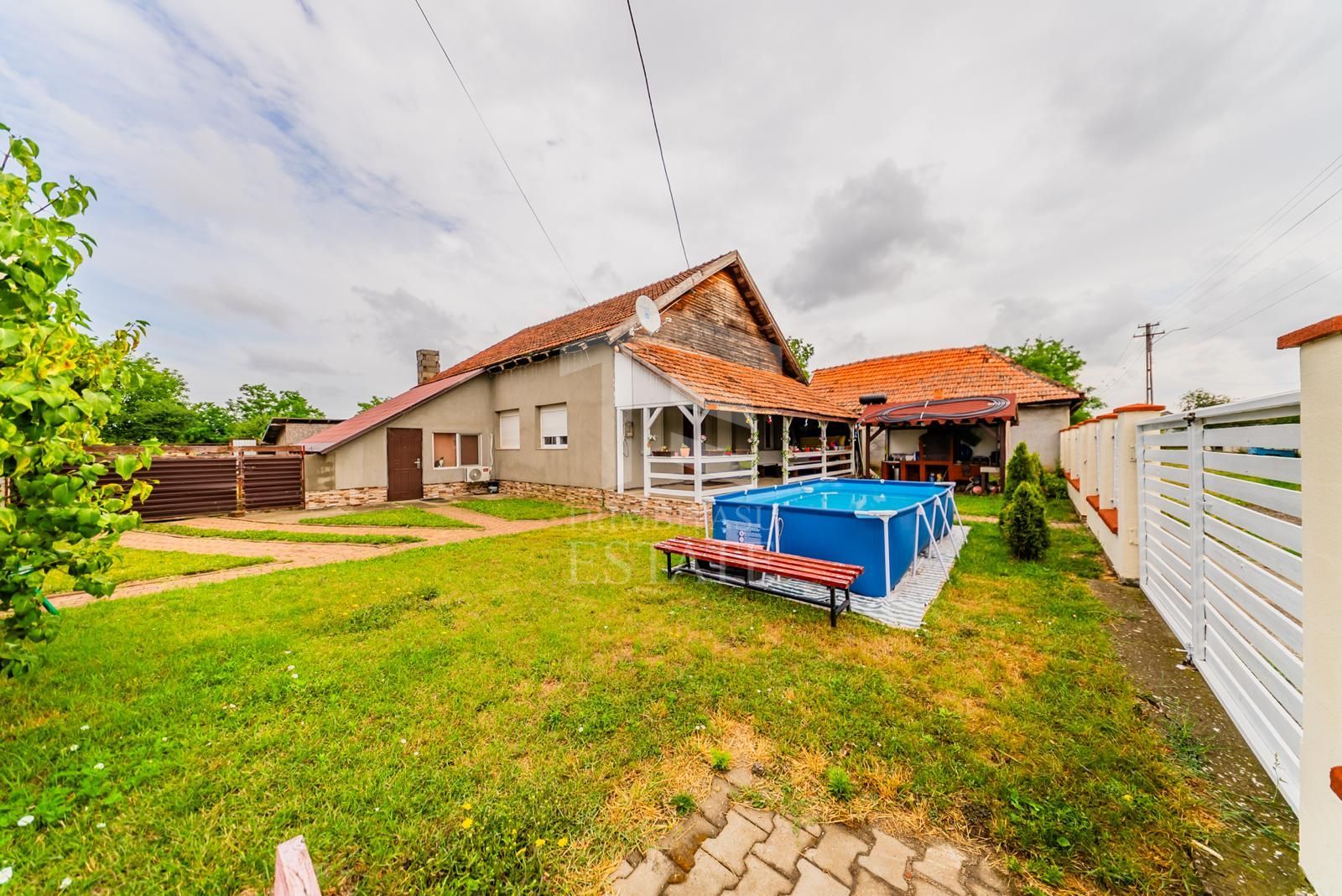 Casa individuala de vanzare in Iratosu 0% COMISION CUMPARATOR - Poză 1
