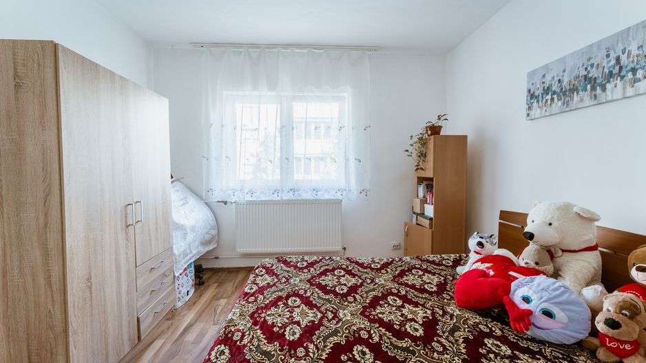 În Micălaca apartament cu 2 camere - Poză 9