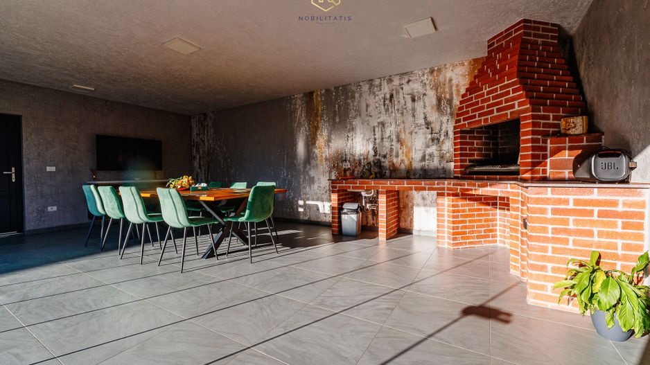 O Capodoperă Arhitecturală, Oferind Eleganță și Confort - Dumbravita - Poză 17