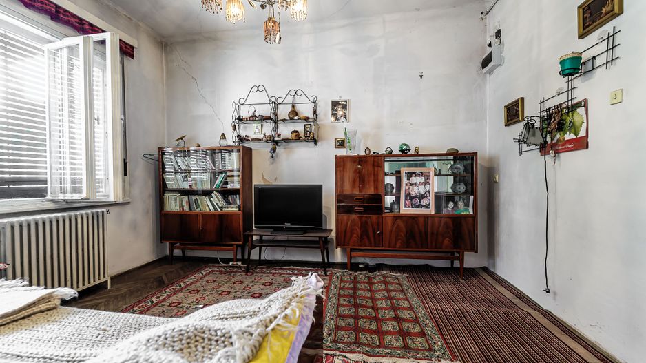 Casă cu 4 camere Augustin Doinaș - Poză 2