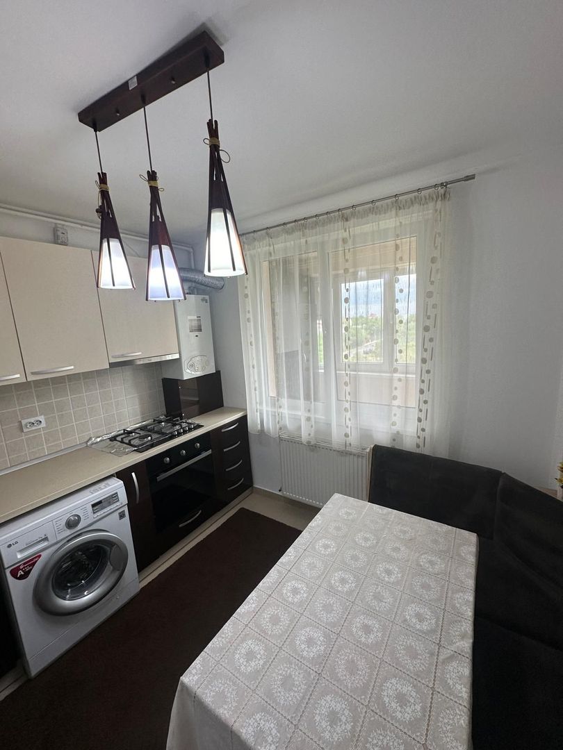 Agentie- Oferim spre inchiriere apartament cu 3 camere decomandat - Poză 1