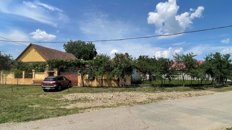 Oază de liniște aproape de Oradea | Casă renovată cu grădină și garaj - Poză 14