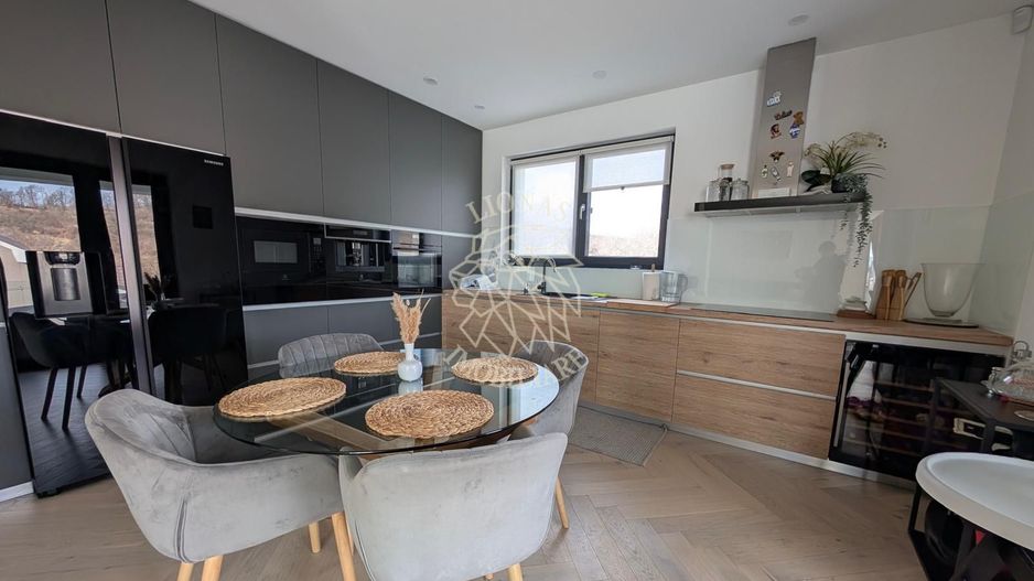 Casa de Lux 378 mp con.-teren 1250 mp-foisor-Valea Rusului - Poză 3