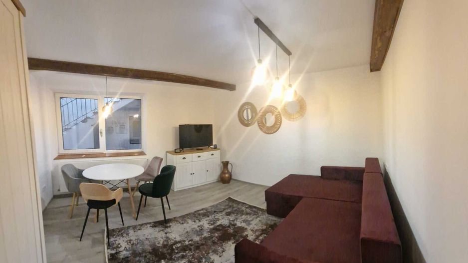 Garsoniera in centrul istoric, Brașov - Poză 1