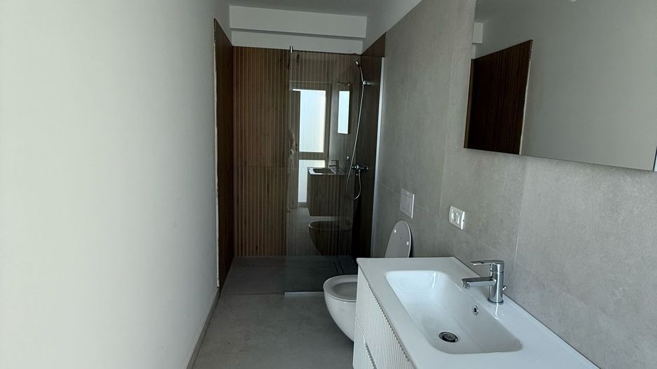 Duplex spatios cu teren generos - Poză 9