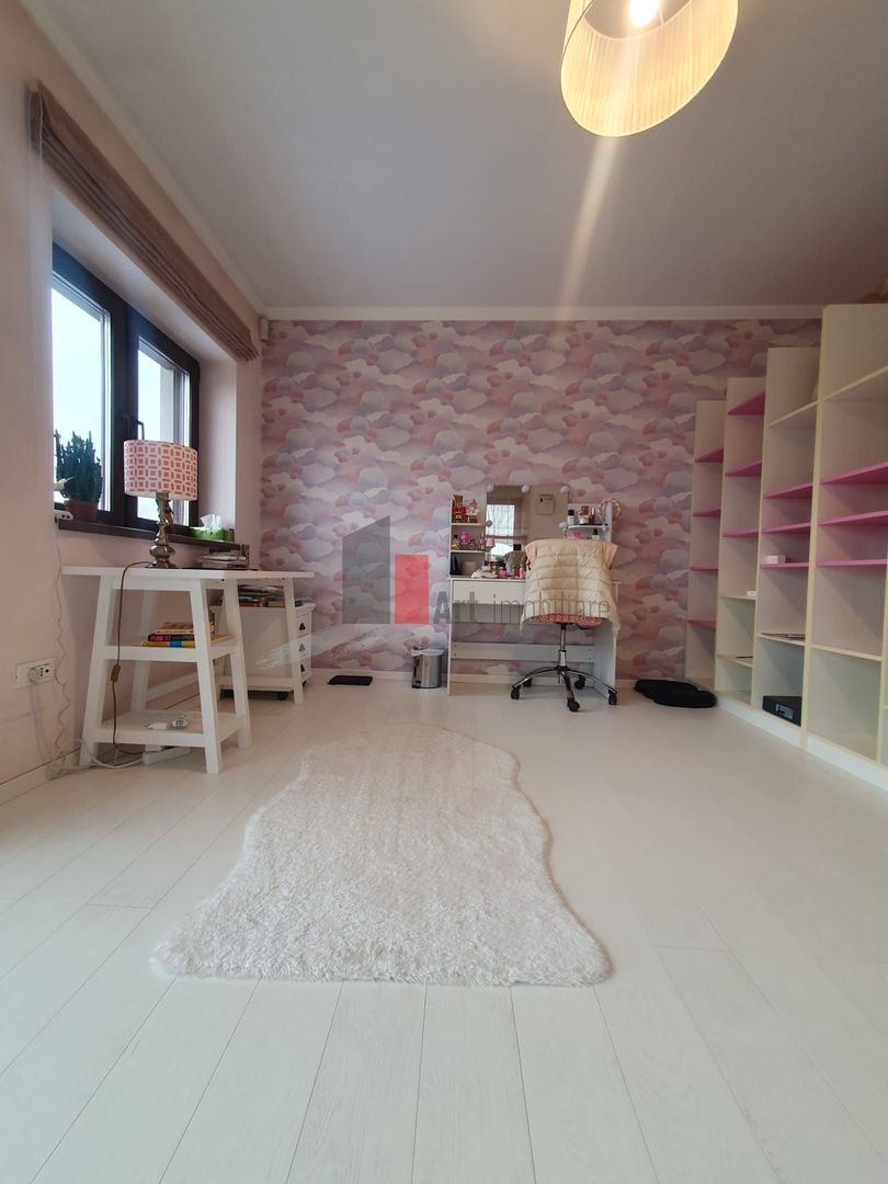 Vila superba Tunari cu piscina - Poză 11