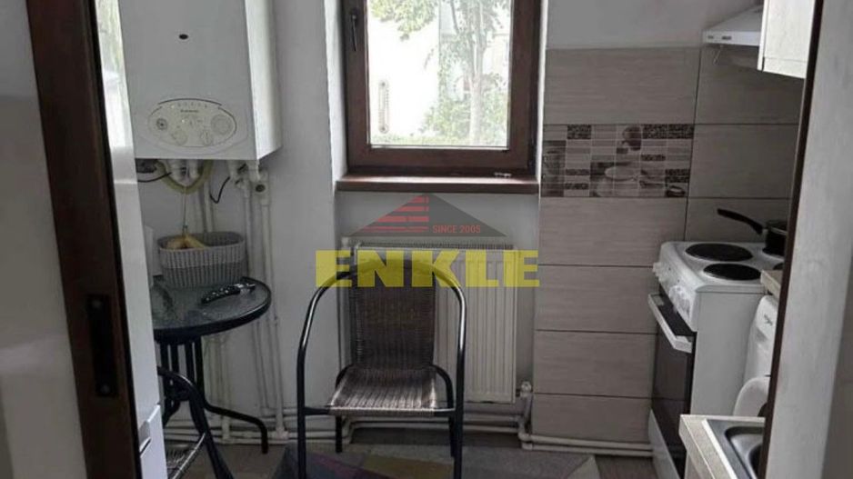 De vanzare apartament cu 2 camere, zona Scolii 7. - Poză 6