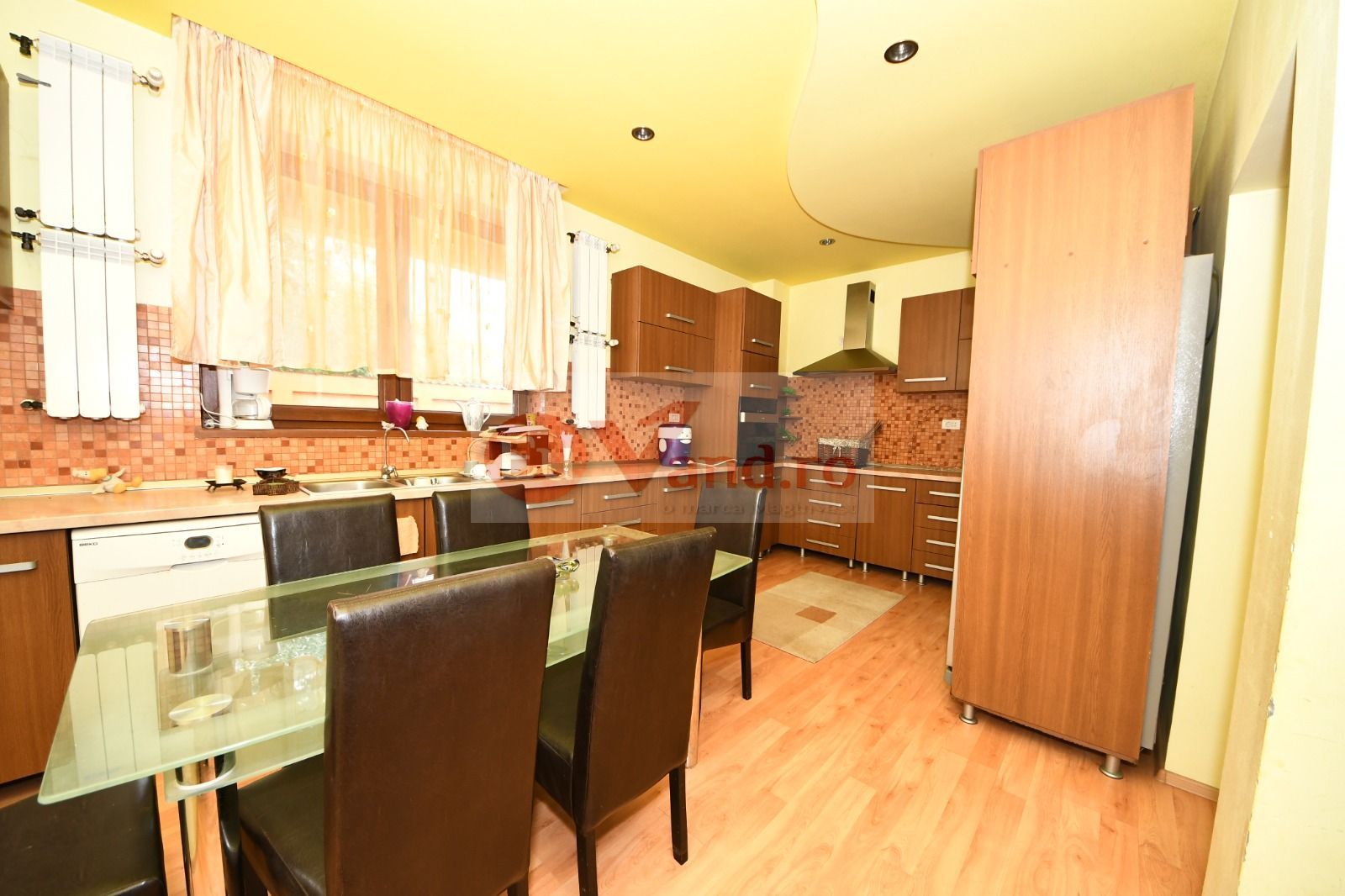 Vila spatioasa, pretabil pentru locuit/clinica, zona Micro 17 – Galati - Poză 20