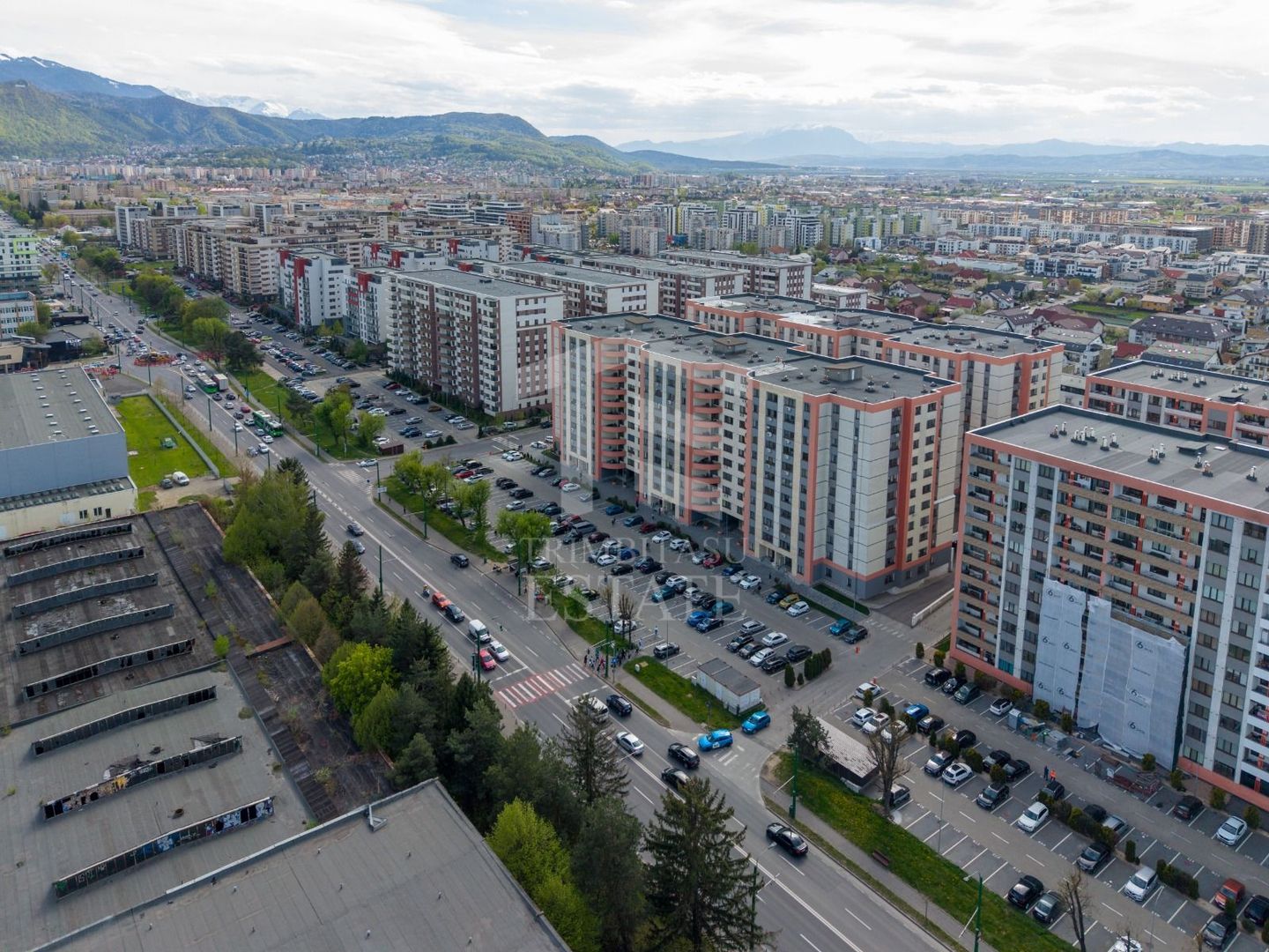 CORESI - Isaran | 3 camere 82 mp loc de parcare si boxa - Poză 29