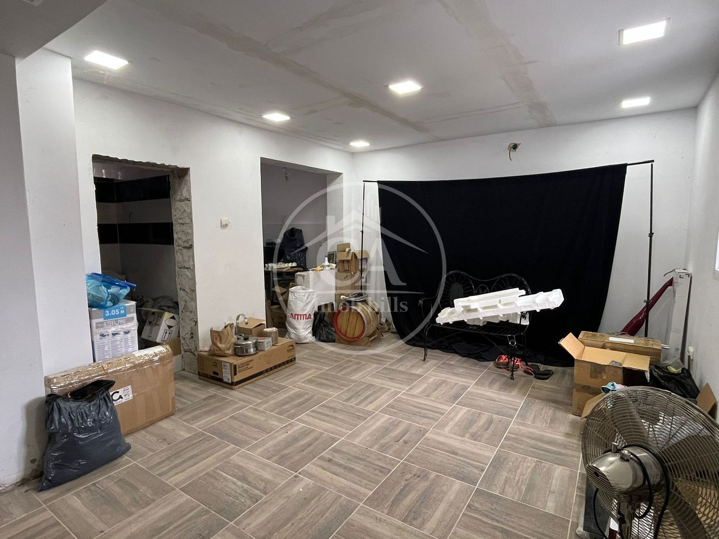 Casa de vanzare D+P+E+M cu 5 camere în Livada De Bihor - Poză 1