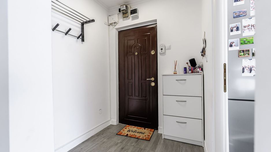 Apartament la etajul 3 cu 2 camere la cheie in zona Romanilor - Poză 7