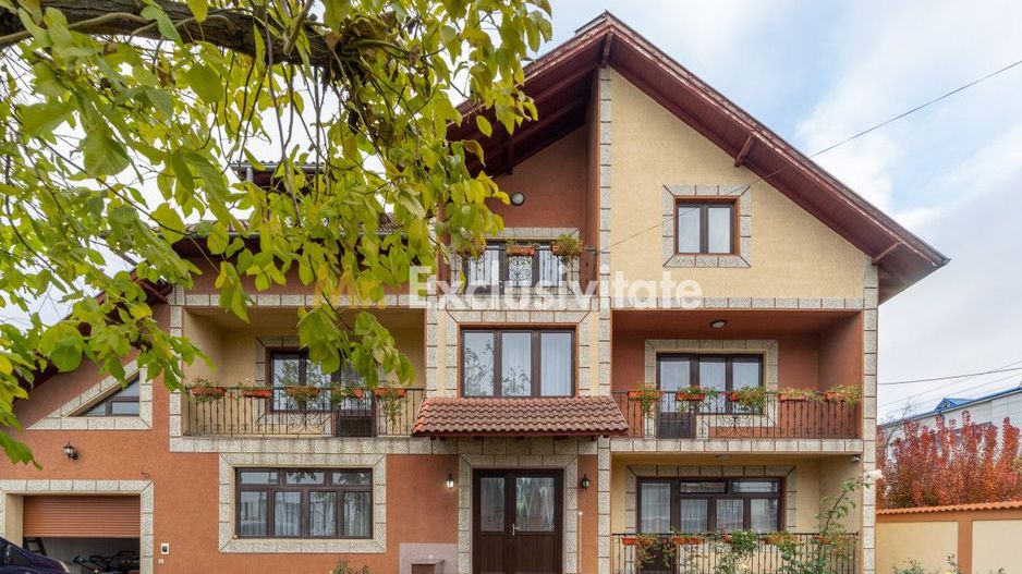 Casă spațioasă cu 8 camere - Pitești - 0% Comision - Poză 1