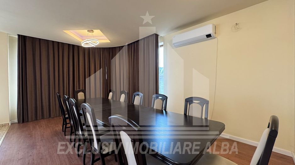 Casa individuala | Pensiune | 560 mp | 1450 mp teren | Cetate - Poză 4