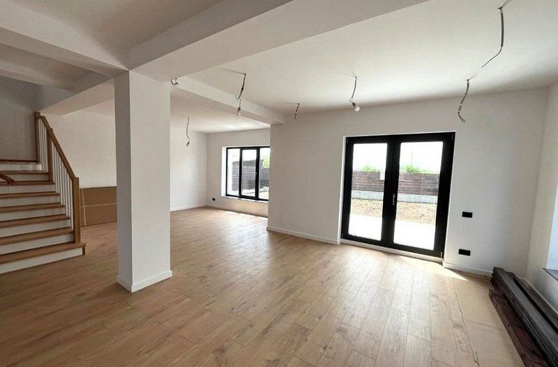 Vanzare vila cu 5 camere | Mogosoaia | Zona linistita - Poză 5