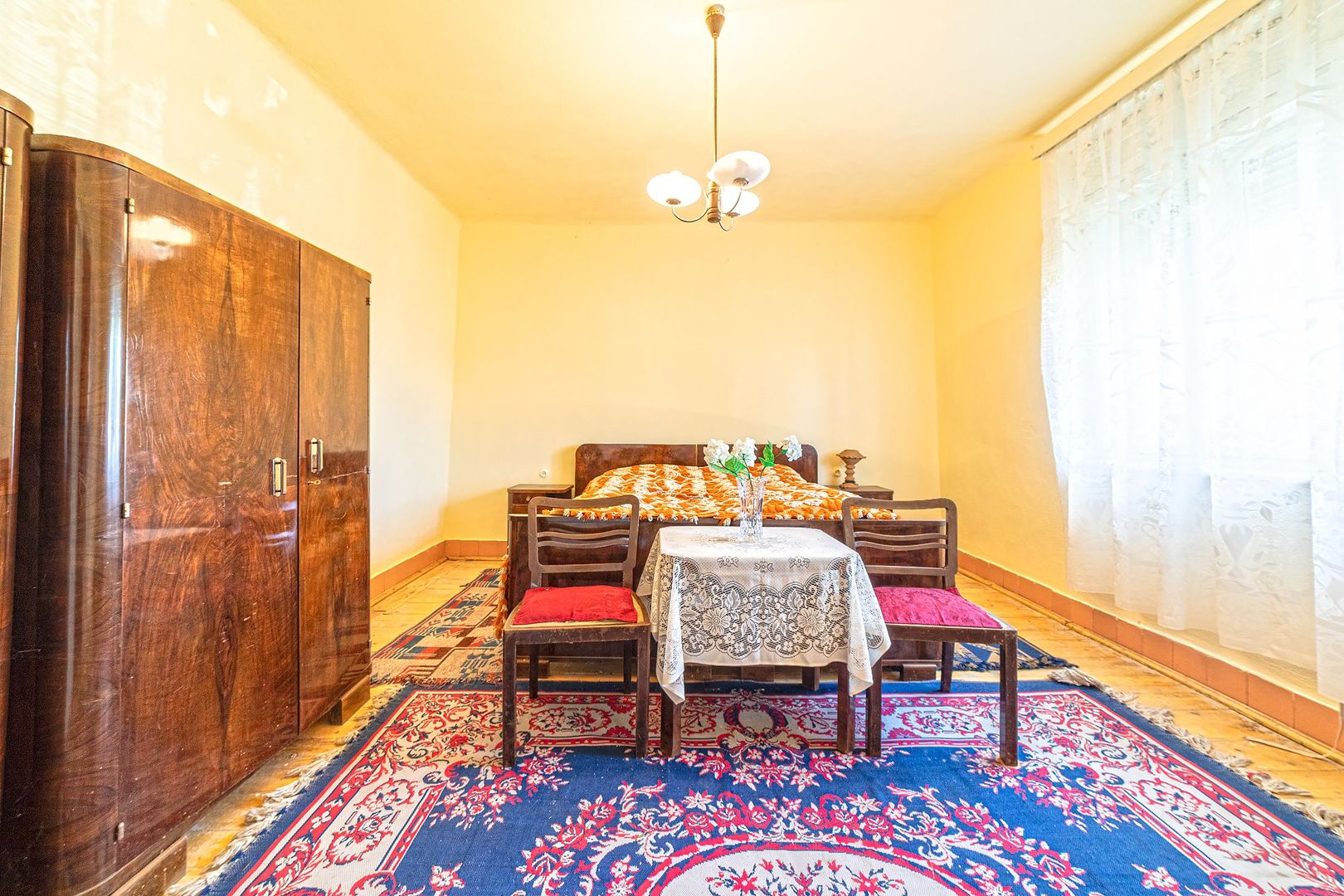 Casă cu teren generos - Curtici - Poză 2