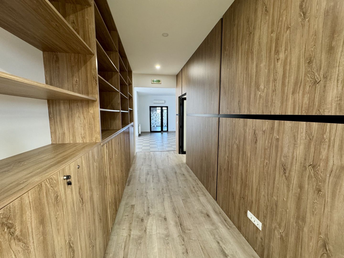 Clădire SAD de închiriat, situată la intrarea în Dumbrăvița - Poză 37