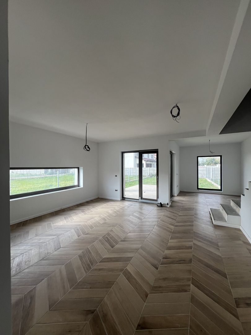 Vila 4 camere Dumbravita - Poză 2